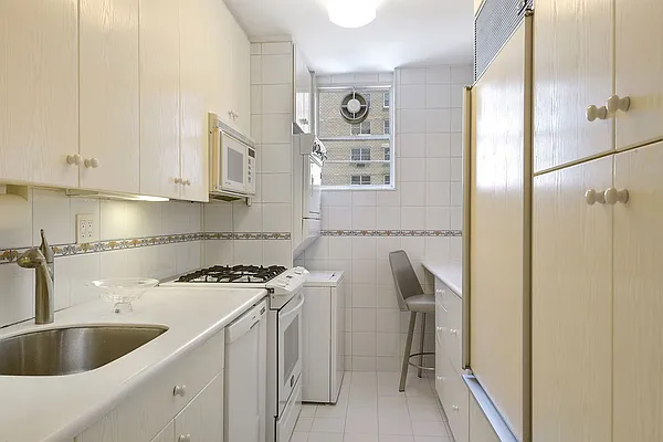 Sold by Corcoran | media 4