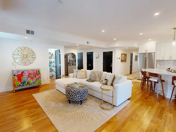 20 Lawrence St Floor 2, Wakefield, MA 01880