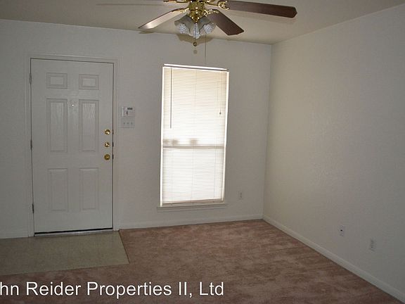 3rd image of 917 Rosewood Dr