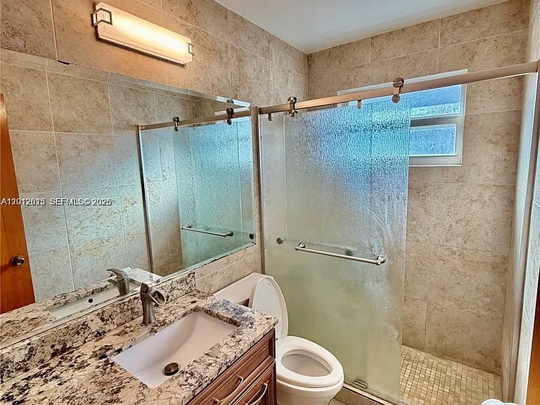 45 SE 14th St #1 — Photo 16