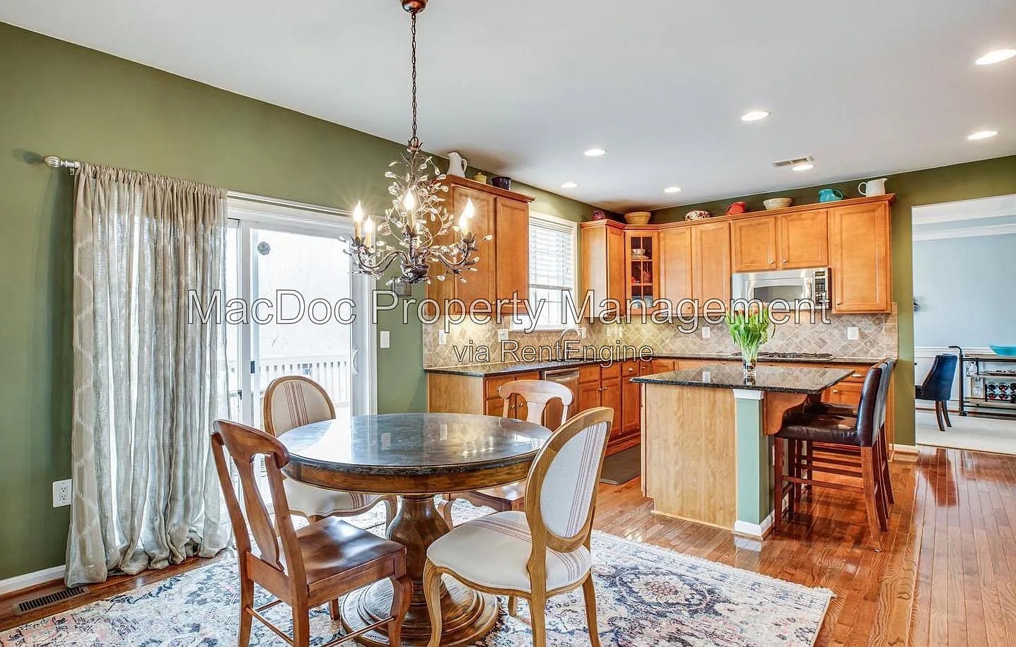 4 bed, 2.5 bath, 3460 sqft, $2,795 — Photo 4