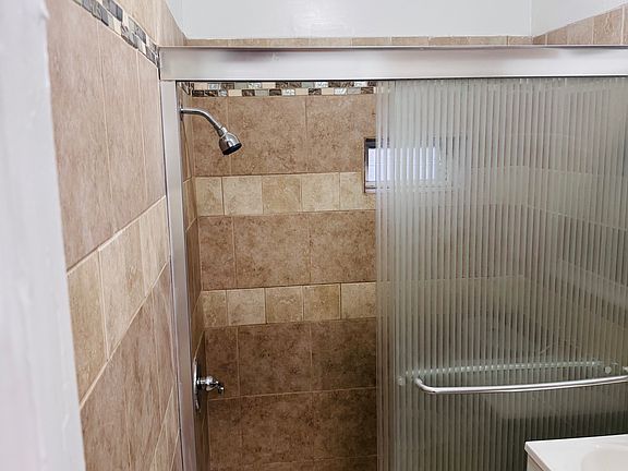 5th image of 3666 W 117th St #1