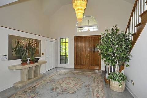 8397_augusta_place_MLS_HID609889_ROOMentryway