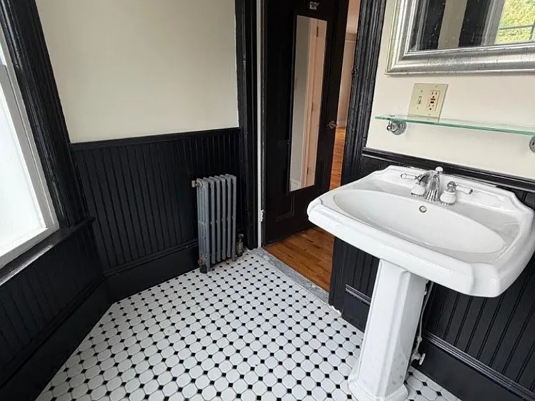 39 Budd St #2 — Photo 10