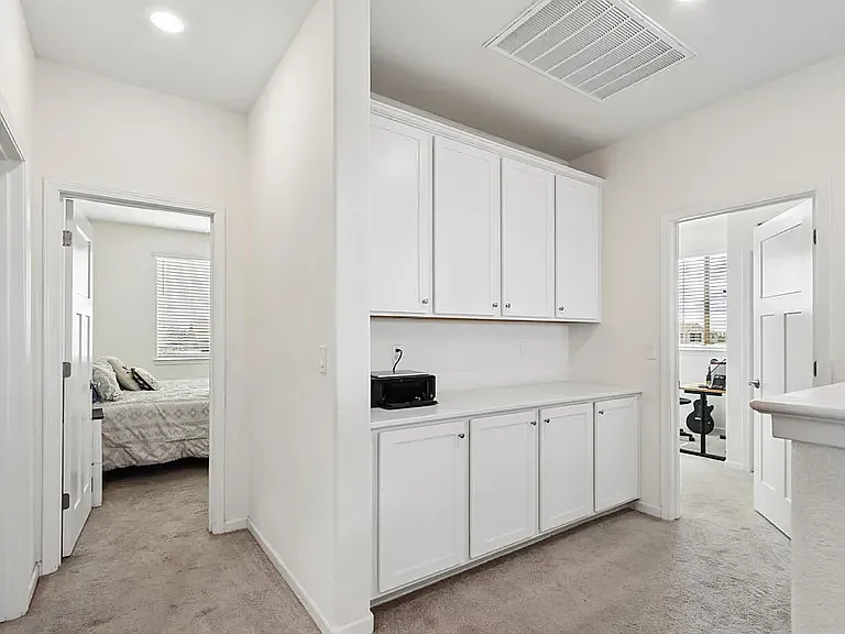 3652 Edington Dr — Photo 38
