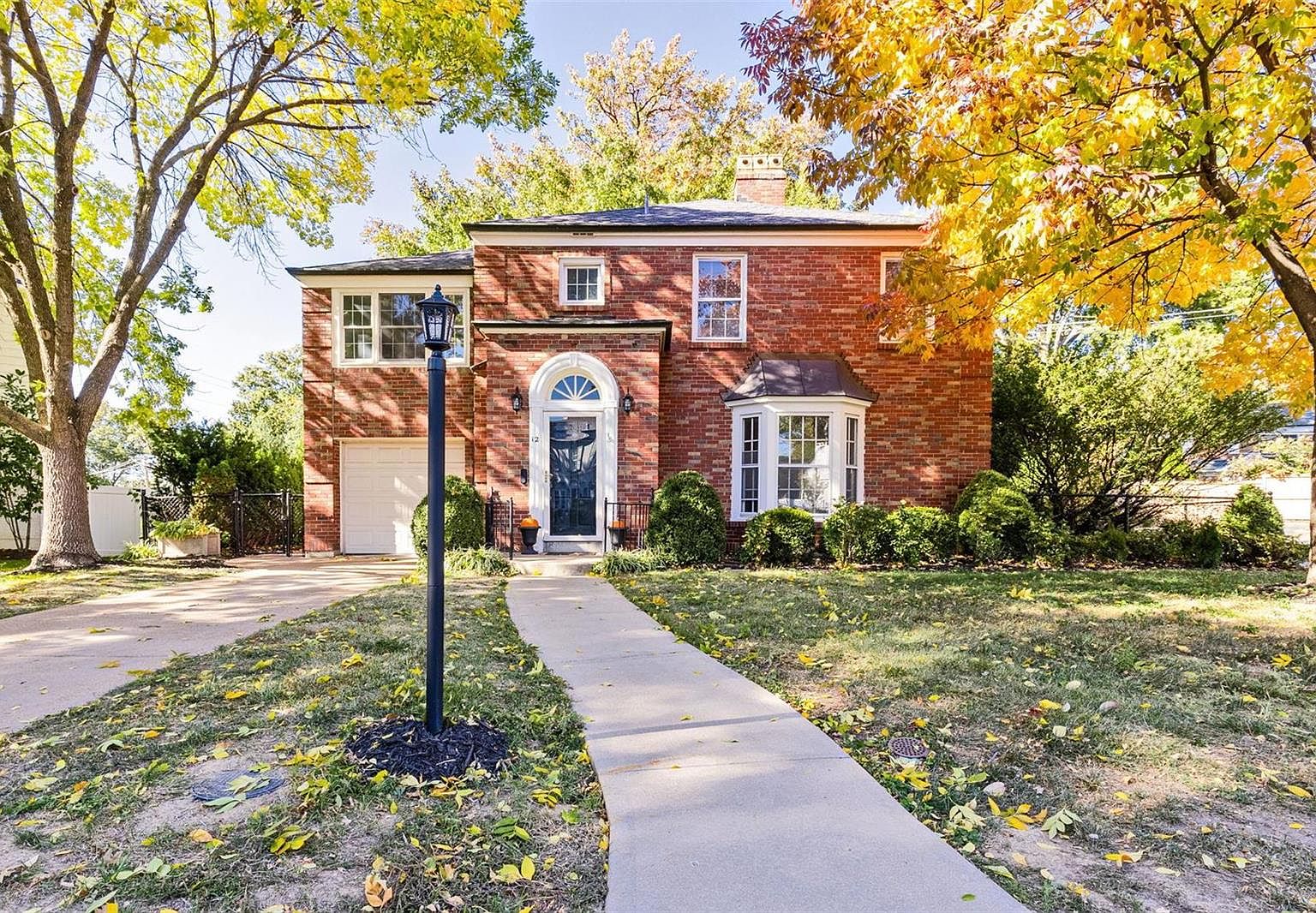 12 Hanley Downs St, Saint Louis, MO 63117 Zillow