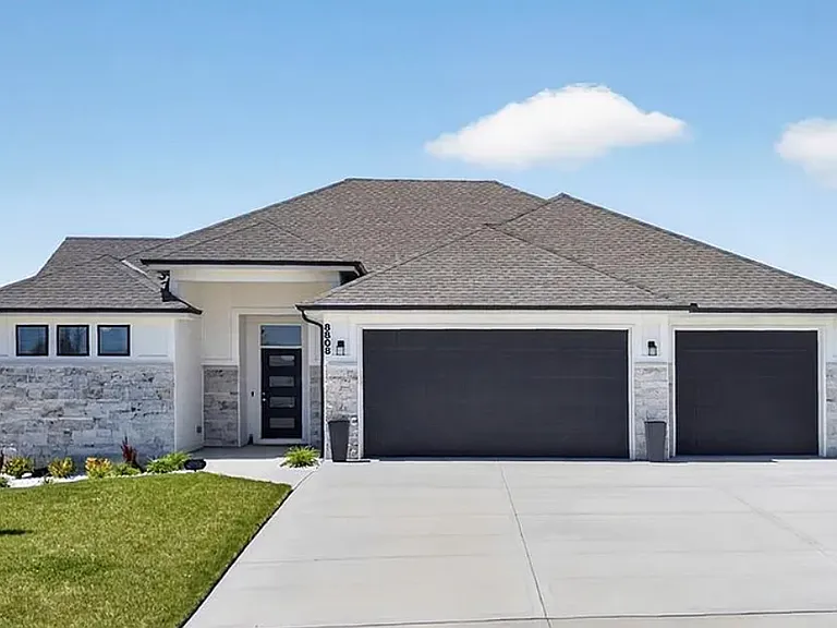 8808 N Clarion Ave — Photo 2