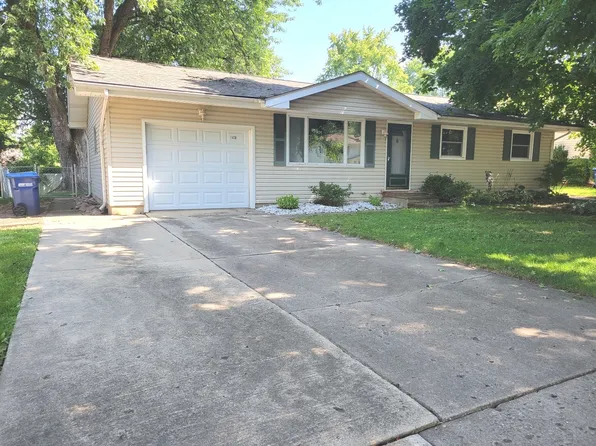 1528 Jobe Ave, St Charles, IL 60174