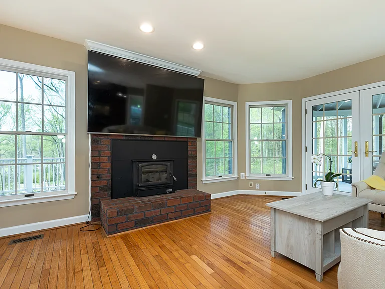 13576 Highland Rd — Photo 37