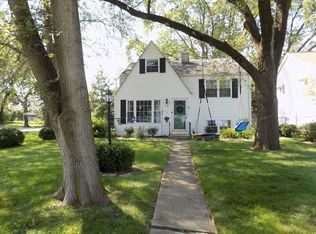 0S558 East St, Winfield, IL 60190