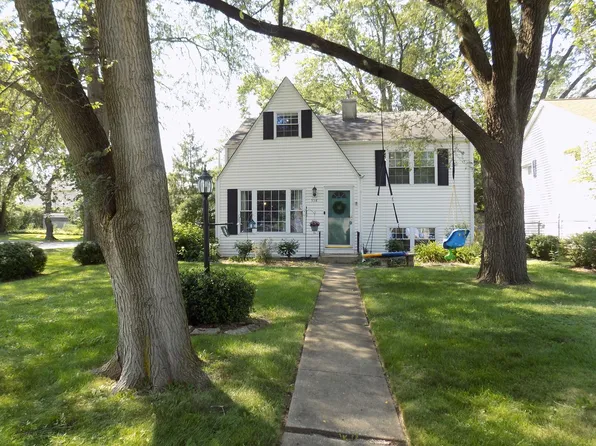 0S558 East St, Winfield, IL 60190