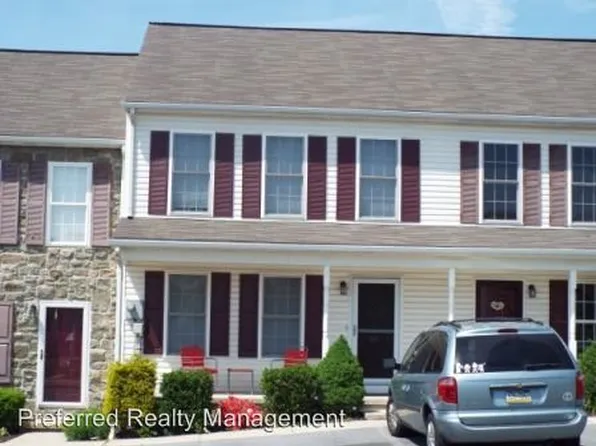 681 Knoll Dr, Mount Joy, PA 17552