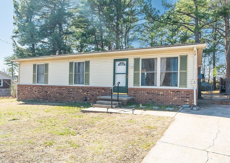 1st image of 621 Evergreen Park Dr