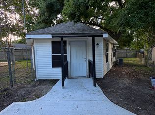 2630 N Camp Cir #B, La Marque, TX 77568