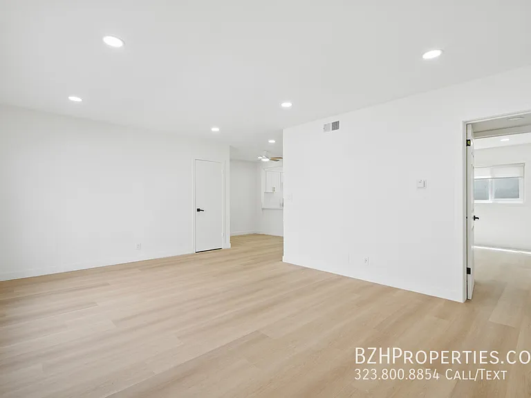 919 S Sherbourne Dr #1C — Photo 5