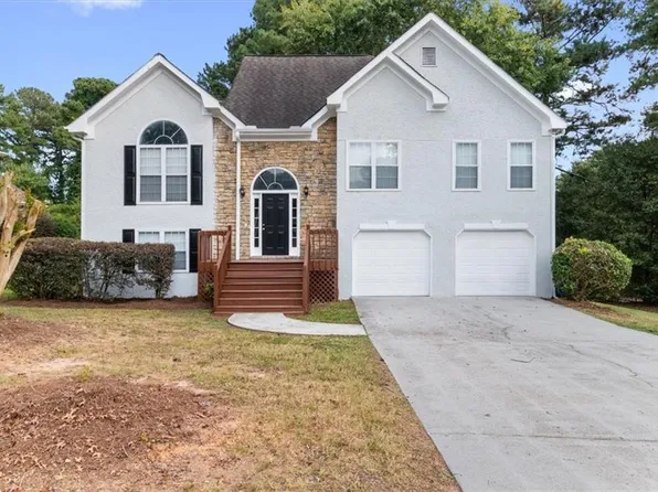 1335 Timber Walk Dr, Loganville, GA 30052