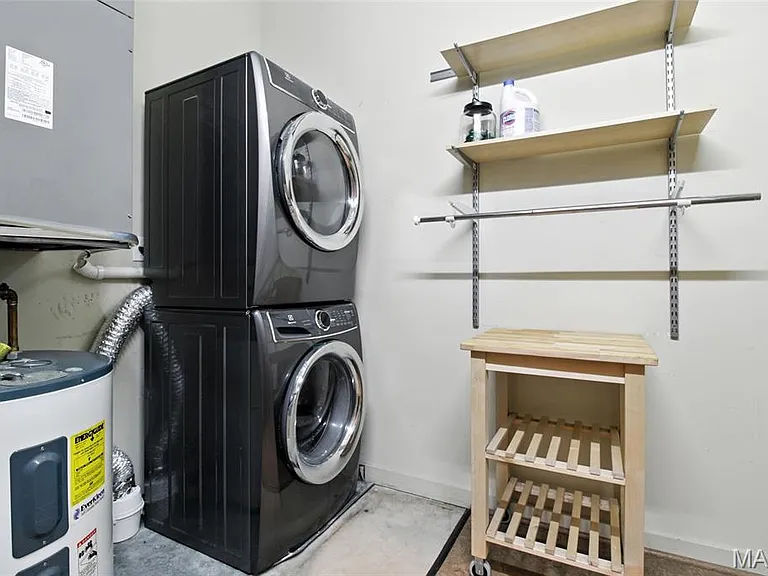 1627 Locust St #202 — Photo 34