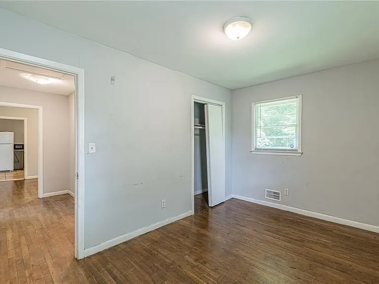 350 Brooks Ave SW — Photo 26
