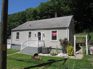240 Chamberlain Hwy, Meriden, CT 06451
