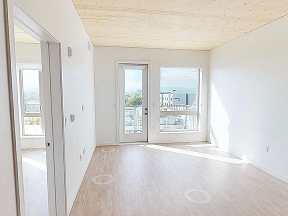 4th image of 3105 W 17th Ave #707