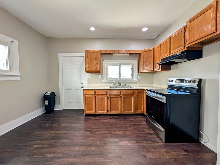 704 Kolping Ave — Photo 6