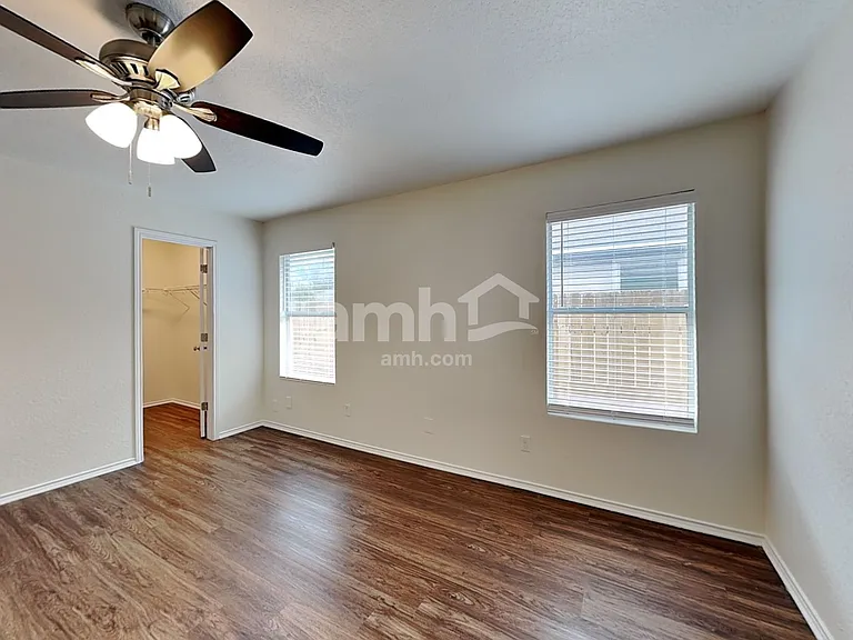 9210 Laguna Fls — Photo 14