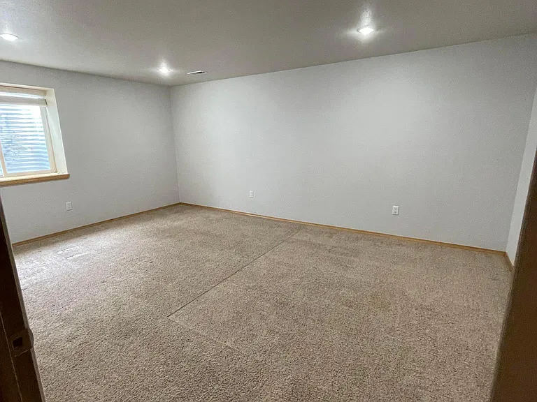 9517 E Princeton Ave — Photo 17