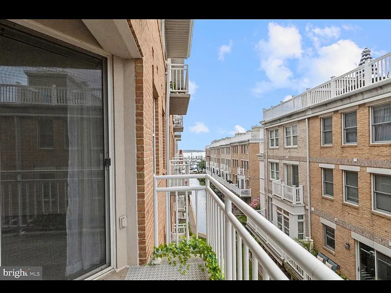23 Pierside Dr #306 — Photo 16