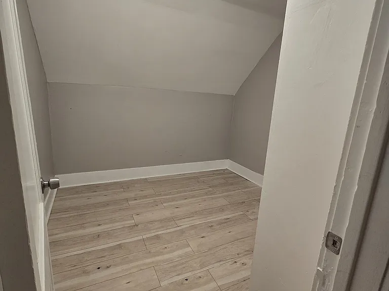 2368 Whalen St — Photo 3