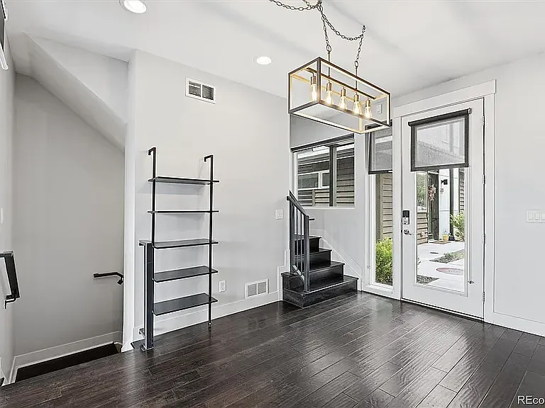 3181 Lawrence St — Photo 16