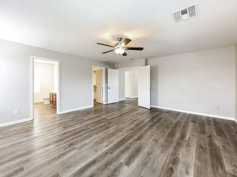 11215 W Garfield St — Photo 12