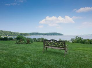 942 Navesink River Rd, Rumson, NJ 07760