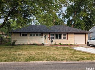 5422 N Hamilton Rd, Peoria, IL 61614