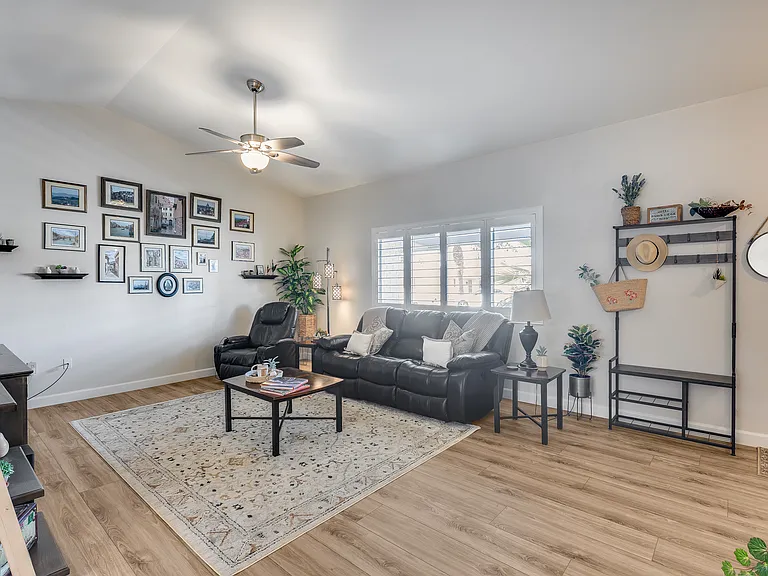 21423 N Palm Desert Dr — Photo 4