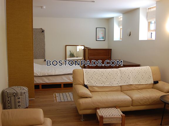 2nd image of 77 Norfolk St #1