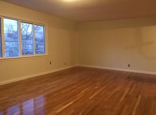 24320 72nd Ave #2, Little Neck, NY 11362