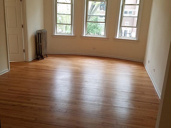 2nd image of 4934 N Winthrop Ave APT 1C