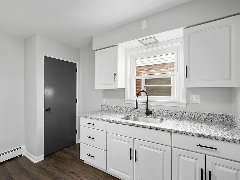 826 Miller Ave — Photo 15