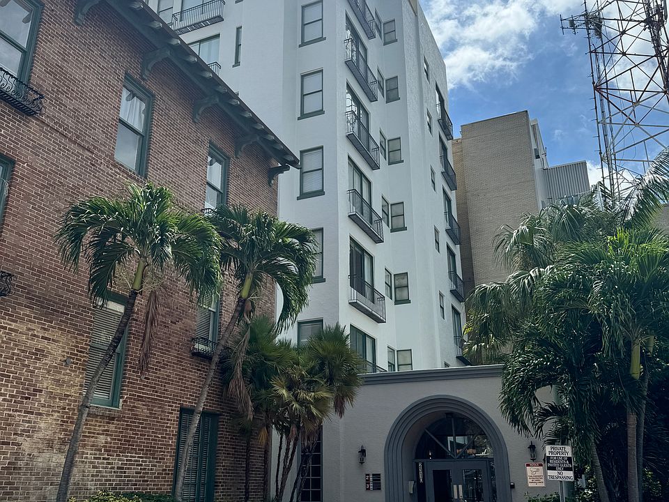 1st image of 2310 1st St APT 404