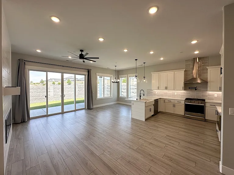 2285 Estate Ave — Photo 5