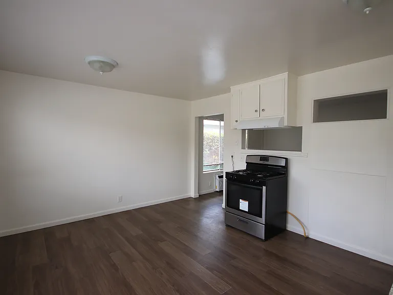 1005 S Marguerita Ave #A — Photo 4