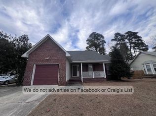 5611 Walkabout Rd, Hope Mills, NC 28348