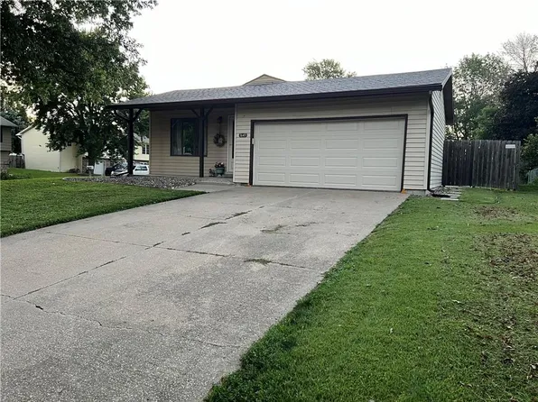 1643 N Ray Ave, Maryville, MO 64468