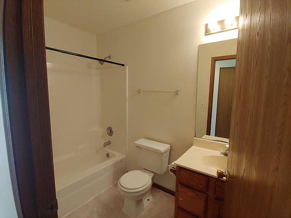 2nd image of 300 Village Creek Dr Unit 1A