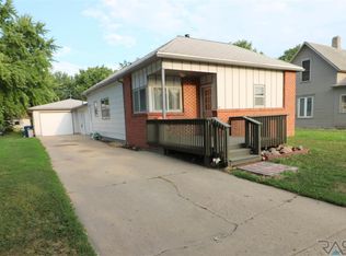 211 N State St, Viborg, SD 57070