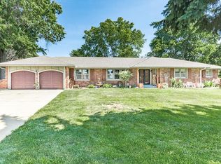 402 W Foxwood Dr, Raymore, MO 64083