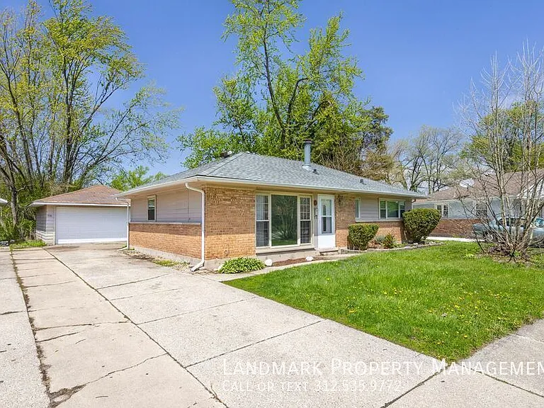 336 Waldmann Dr — Photo 1