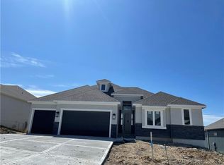 7180 NW Clore Dr, Parkville, MO 64152