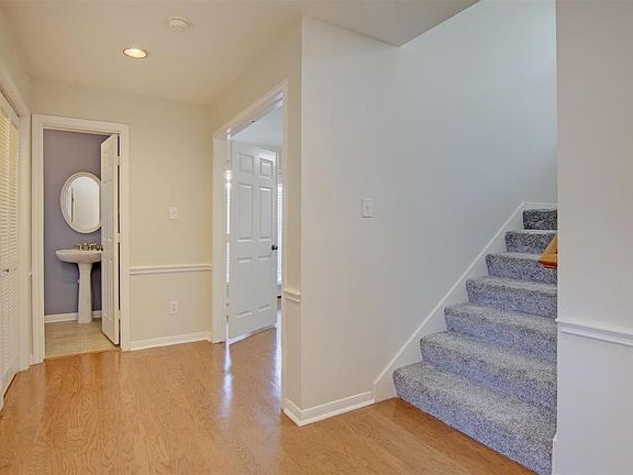 4th image of 2349 Jackson St
