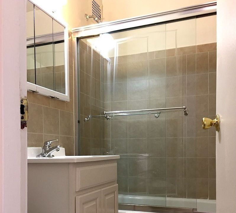 1st image of 354 E 21st St APT 4E